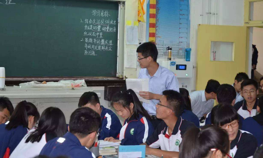 初中生上寄宿学校好吗（班主任坦言）