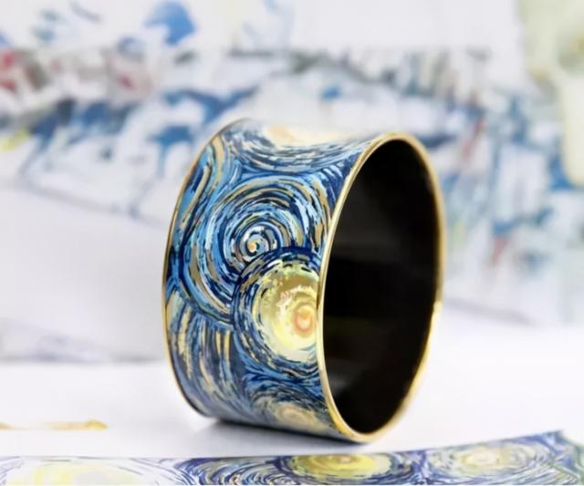 珐琅是什么，珐琅彩是什么工艺（珐琅：不是宝石，胜似宝石）