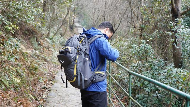 沙里瓦是什么意思，沙乌沙里瓦是什么意思（新年用红蓝新衣组CP-沙乐华男女羽绒服）