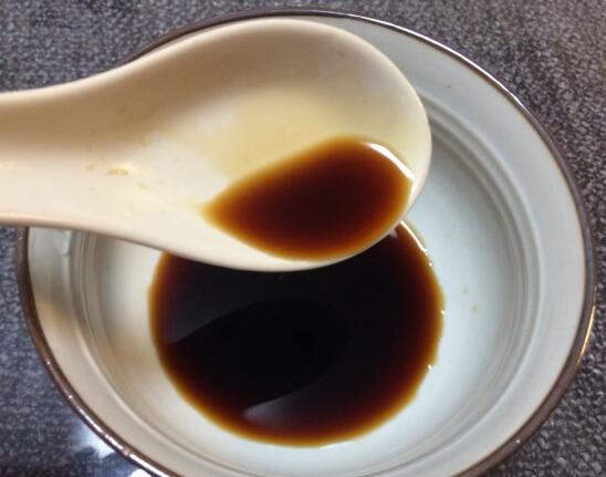 图片[4]-【清蒸鲈鱼】做法步骤图 千万别少了这步 否则腥味重 鱼肉散烂-起舞食谱网