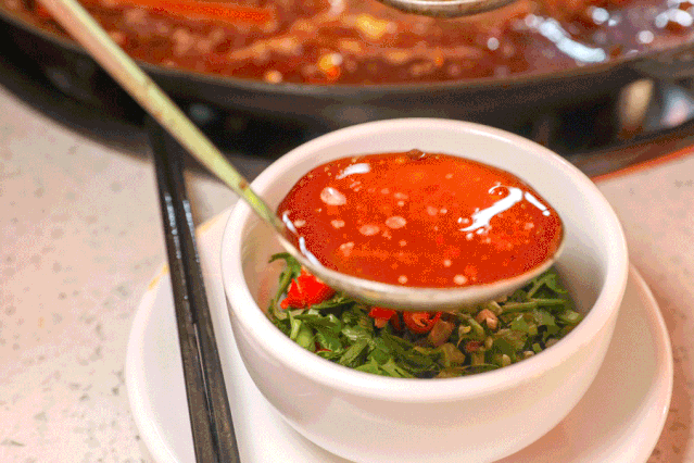 跳水兔的正宗做法四川，自贡跳水兔的做法（四川人的命，都是兔肉给的）