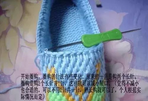 怎么钩毛线拖鞋，学钩毛线拖鞋视频教程（钩针编织的蝴蝶图案的棉拖鞋）