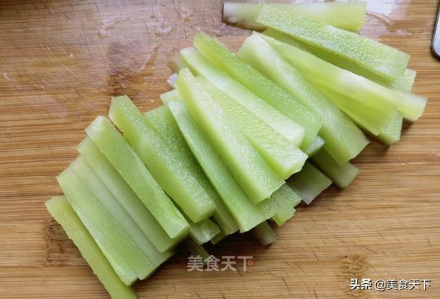 松子玉米的做法，玉米馒头怎么做才能松软好吃视频（玉米这样做也太好吃了吧）