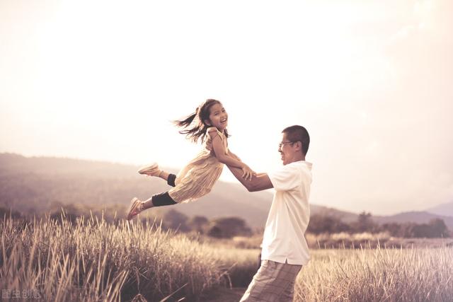 有关父爱的名人名言，描写父爱的名人名言大全（用十句赞美父亲的格言）