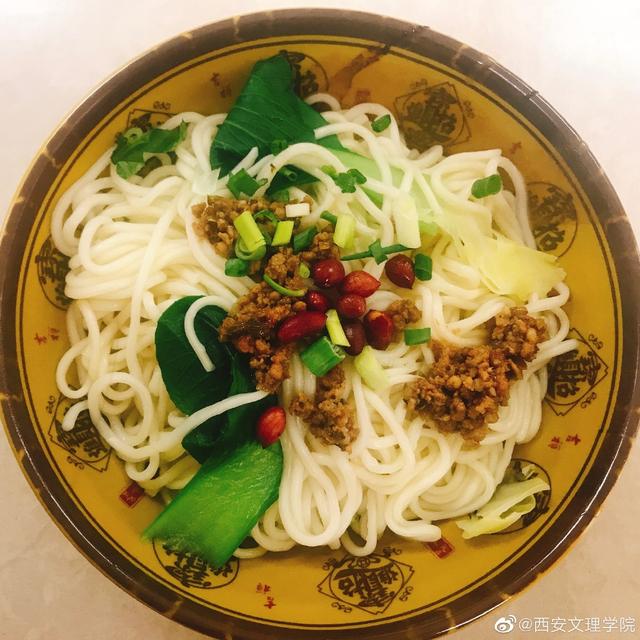 厦门大学嘉庚学院是几本，厦门嘉庚学院怎么样（这5所大学伙食堪比饭店）