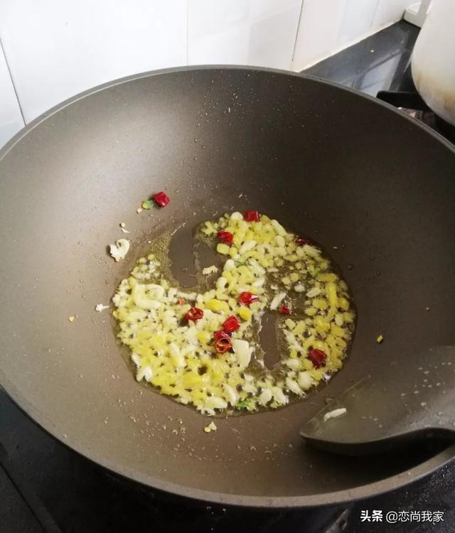 做豆腐的石膏粉有毒吗，豆腐放石膏粉吗（亲朋好友吃了都会夸赞你）
