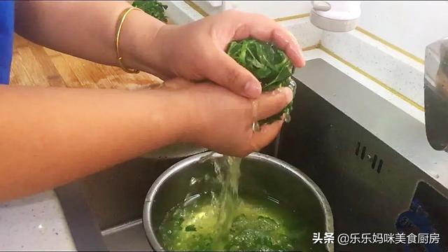 十大碱性食物排名，十大碱性水果排名（春季苜蓿正鲜嫩）