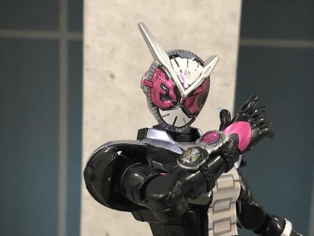 ps怎么镜像翻转，ps里怎么镜像翻转（装动镜世界版假面骑士时王登场）