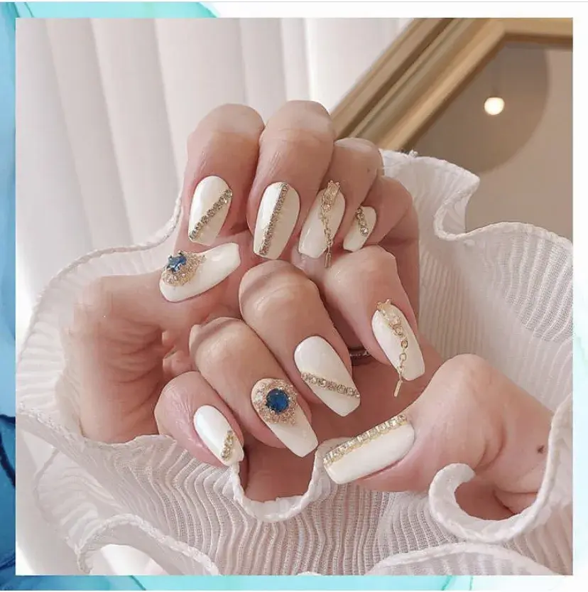 夏天指甲颜色大全图片流行，夏天显白指甲（够仙够清爽最重要是显手白）