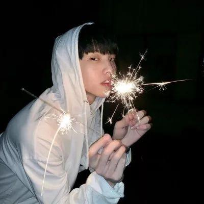 男头。忘掉种过的花，微信头像，男头。忘掉种过的花，重新开始。（“其实我不太懂喜欢）