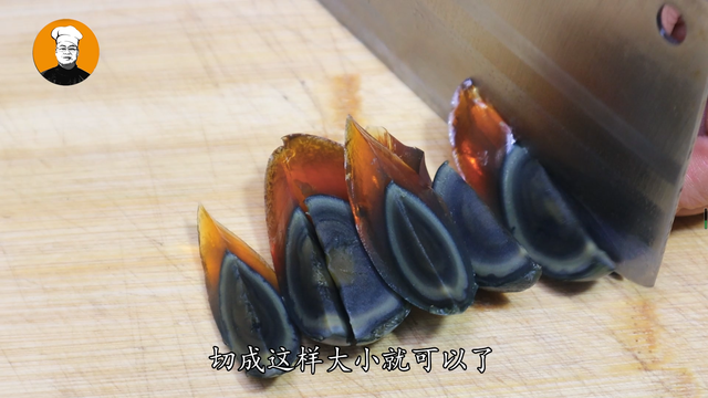 凉拌豆腐怎么做好吃又简单，凉拌豆腐做法简单又好吃（很多人第一步就错了）