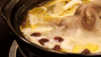鸡肉怎么炖好吃又营养，鸡肉炖汤的做法大全（多加“这1步”,鸡肉鲜嫩不柴）