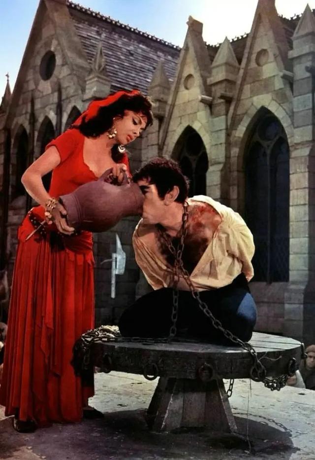 巴黎圣母院主人公，巴黎圣母院简介（《巴黎圣母院》：真正的爱人）