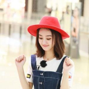 黑色帽子搭配，黑色帽子搭配浅色衣服（吴谨言的效果，差异不是一般大）