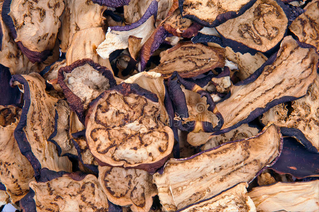 茄子干怎么做好吃，茄子干怎么做好吃法（三伏天多晒茄子干）