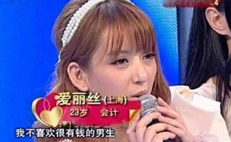 40岁熊黛林晒运动内衣照，性感身材太惊艳！网友：郭富城选错人