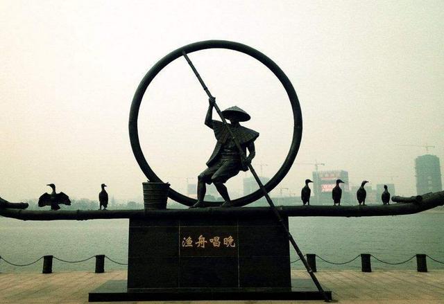 鹰潭市有几个区几个县，鹰潭市有几个县（鹰潭市月湖区的名称由来）