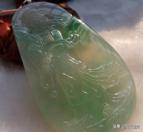 翡翠观音的寓意是什么，翡翠观音的寓意和佩戴的好处（史上最全翡翠观音种类大全）