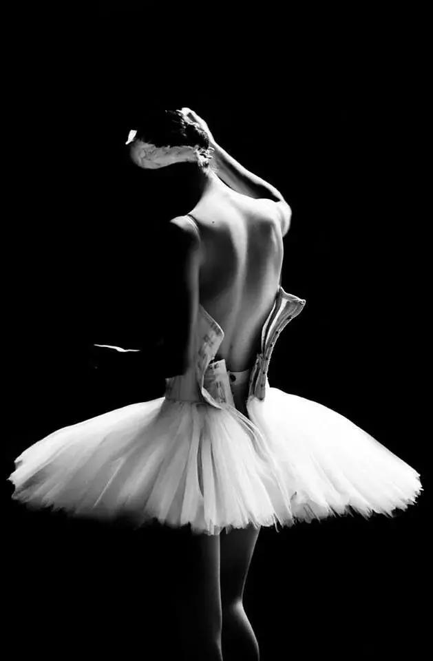 伤感的英文歌曲，感人的英文歌（听了1000首英文歌）