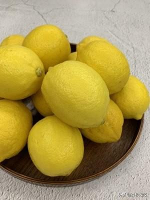 冰糖柠檬水的功效，冰糖柠檬茶的功效是什么（保健又清凉冰糖柠檬茶不仅酸甜可口）