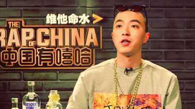 淡黄的头发蓬松的长裙是什么，“淡黄的长裙,蓬松的头发”（刷爆全网的“淡黄的长裙）