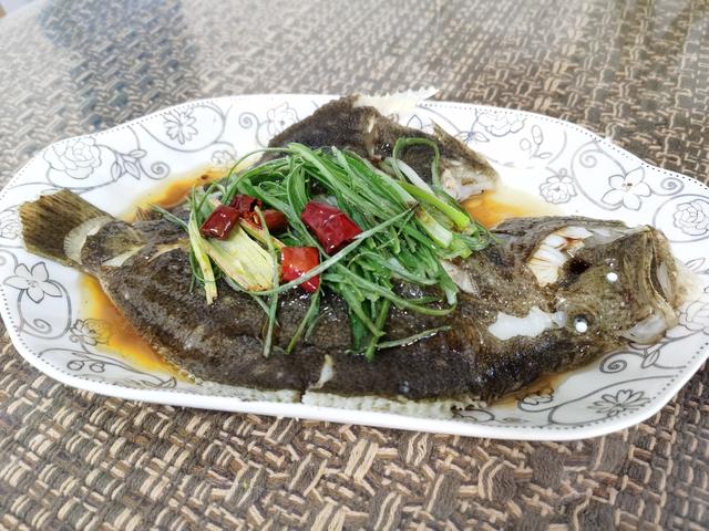 油麦菜炒鸭蛋窍门，油麦菜炒蛋的做法大全（蒸一条鱼炒三个菜）