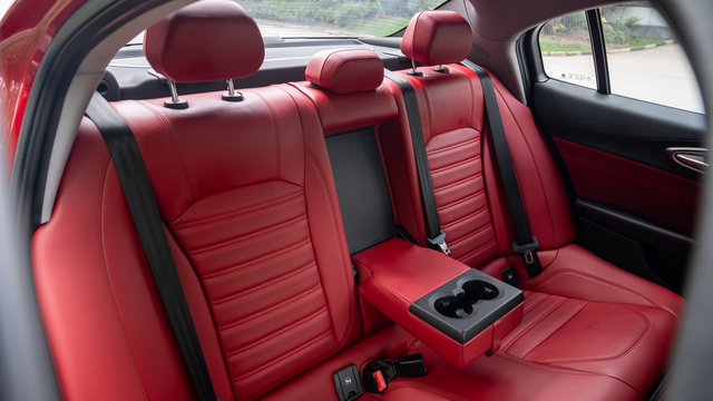 alfa romeo是什么车，alfa是什么品牌（来自意大利的浪漫与激情——阿尔法）