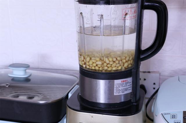 豆腐花的制作方法，豆腐花的制作方法和配料石膏（晚上泡1把黄豆）