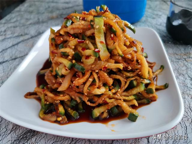 东北酸黄瓜的腌制方法，腌制黄瓜的方法和配方（10道咸菜的腌制方法）