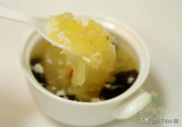 冰糖木耳红枣汤步骤，冰糖木耳红枣汤步骤做法（养生食疗方：养血安神）