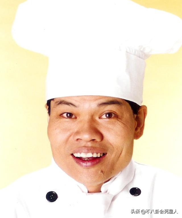赌神龙五，儿子留长发化浓妆太夸张（赌神龙五扮演者图片）