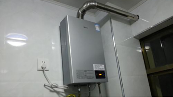 燃气热水器清洗，燃气热水器需要清洗水垢吗（燃气热水器定期清洗保养）