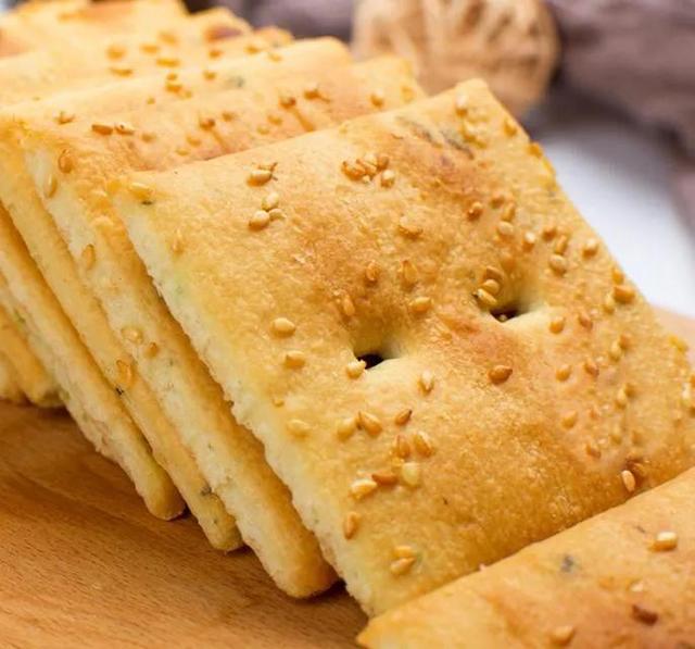 苏打饼干热量高吗，太平苏打饼干的热量是多少（热量相当于3.5碗米饭）