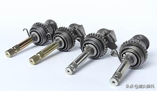 摩托车不打火原因有三，摩托车难启动有哪些原因（摩托车电启动的时候打滑无法启动）