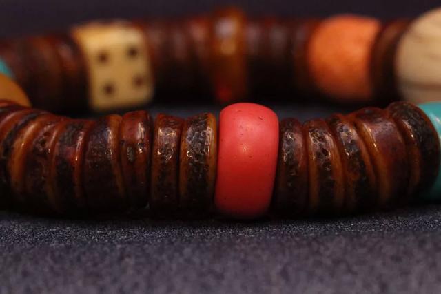 嘎巴拉是什么骨头,嘎巴拉是什么骨头做的(用高僧头盖骨做的念珠“嘎巴拉”) 嘎巴拉是什么骨头,嘎巴拉是什么骨头做的(用高僧头盖骨做的念珠“嘎巴拉”)