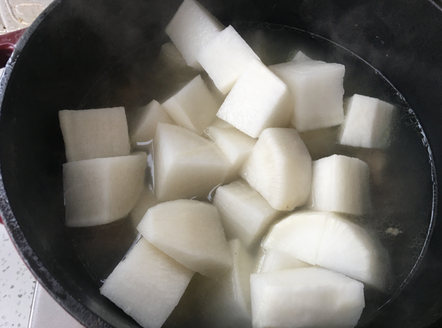 羊肉怎么炖好吃，羊肉怎么炖好吃又营养（炖羊肉牢记“3加4不加”）
