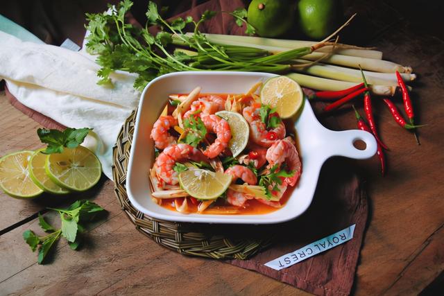 虾线如何快速去除，虾尾的虾线如何快速去除（老渔民说这样去虾线才正确）