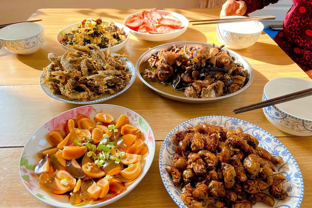 癞蛤蟆怎么吃，癞蛤蟆怎么吃到天鹅肉（有一道是“土豆炖蛤蟆”）