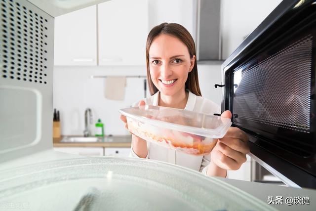 微波炉辐射是什么辐射，微波炉属于热辐射么（长期食用微波炉加热的食物）