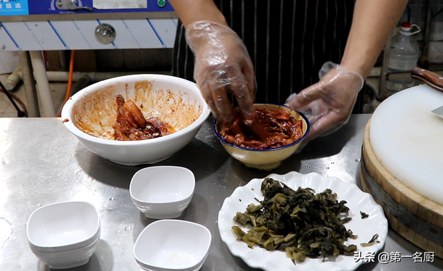 梅菜扣肉的制作方法，梅菜扣肉这样做无敌好吃（梅菜扣肉怎样做才能肥而不腻）