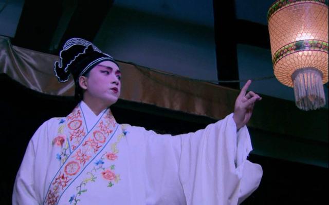 游园惊梦故事梗概，第一出——游园惊梦<昆剧>