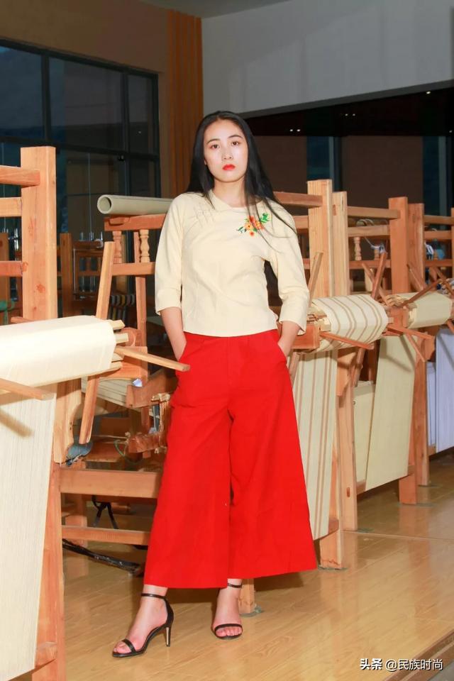 别具特色的布依服饰，别具特色的布依服饰作品（非遗复古风也能穿出时尚）