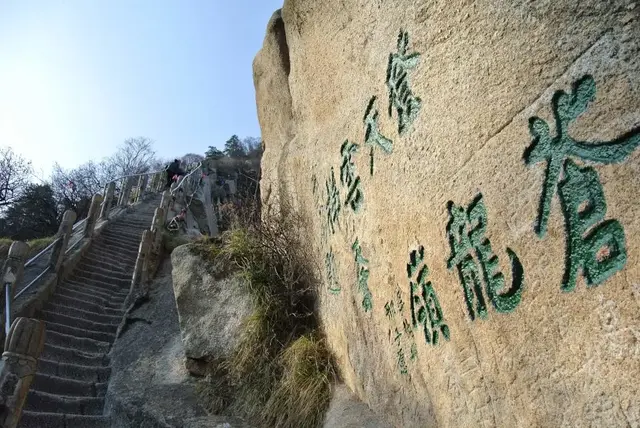 华山主要的旅游景点都有哪些，华山主要景点介绍（华山必去的几个景点知道吗）