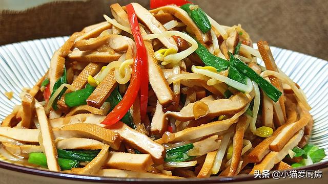 黄豆芽炒多久能熟，黄豆芽炒几分钟能熟（香干炒豆芽这道菜这么做）