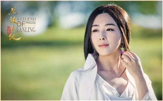 张含韵演过的电视剧，彭冠英和张含韵演过的电视剧（坎坷的张含韵：15岁成名）