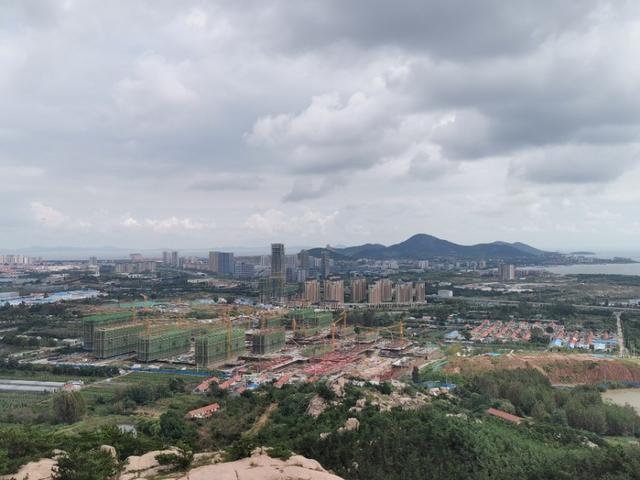 鹤山市属于哪个省哪个地区，鹤山哪里的（北有山东青岛以“石奇”而闻名的鹤山风景区）