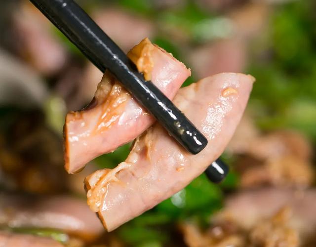 三亚小吃一条街在哪,三亚市区步行街小吃一条街(一条通往海边的美食老街) 三亚小吃一条街在哪,三亚市区步行街小吃一条街(一条通往海边的美食老街)