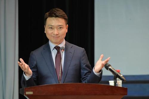 小尼个人资料简介，尼格买提个人资料（待了十几年，工资低到你意外）