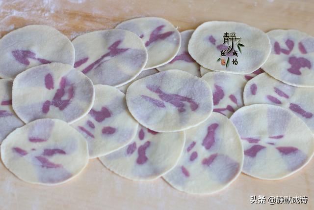 羊肉饺子馅怎么调好吃，羊肉饺子馅怎么做好吃窍门（香嫩多汁的调馅儿方法和漂亮的饺子皮做法）