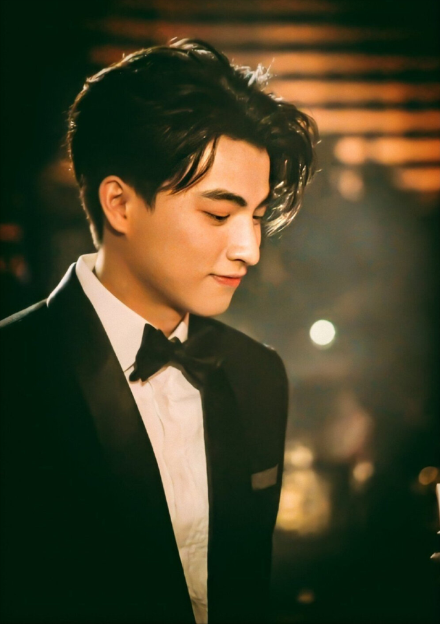 lay是什么意思，lay什么意思（他泰港风少年：黄立贤血统加持）